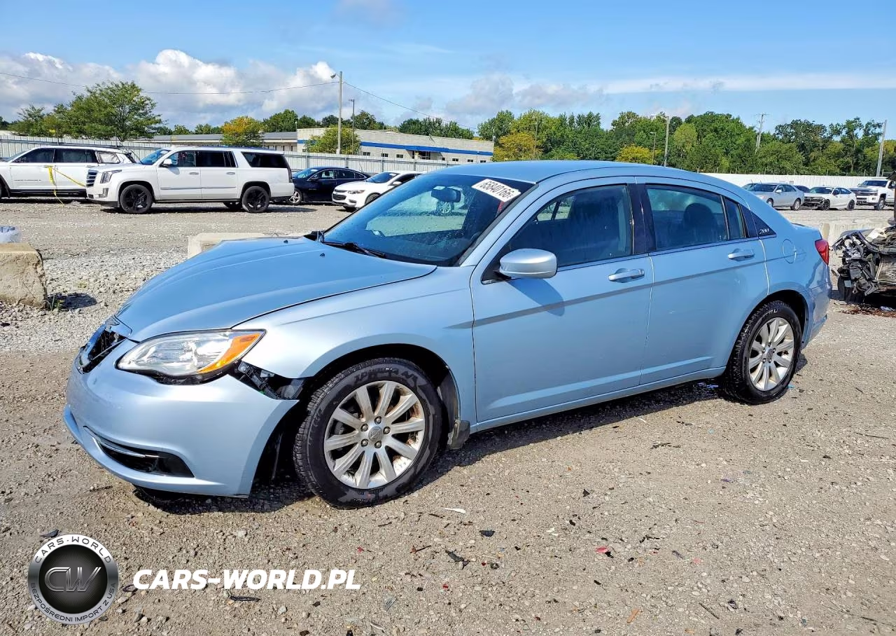 2013 Chrysler 200 Touring – zdjęcie 1 z 12