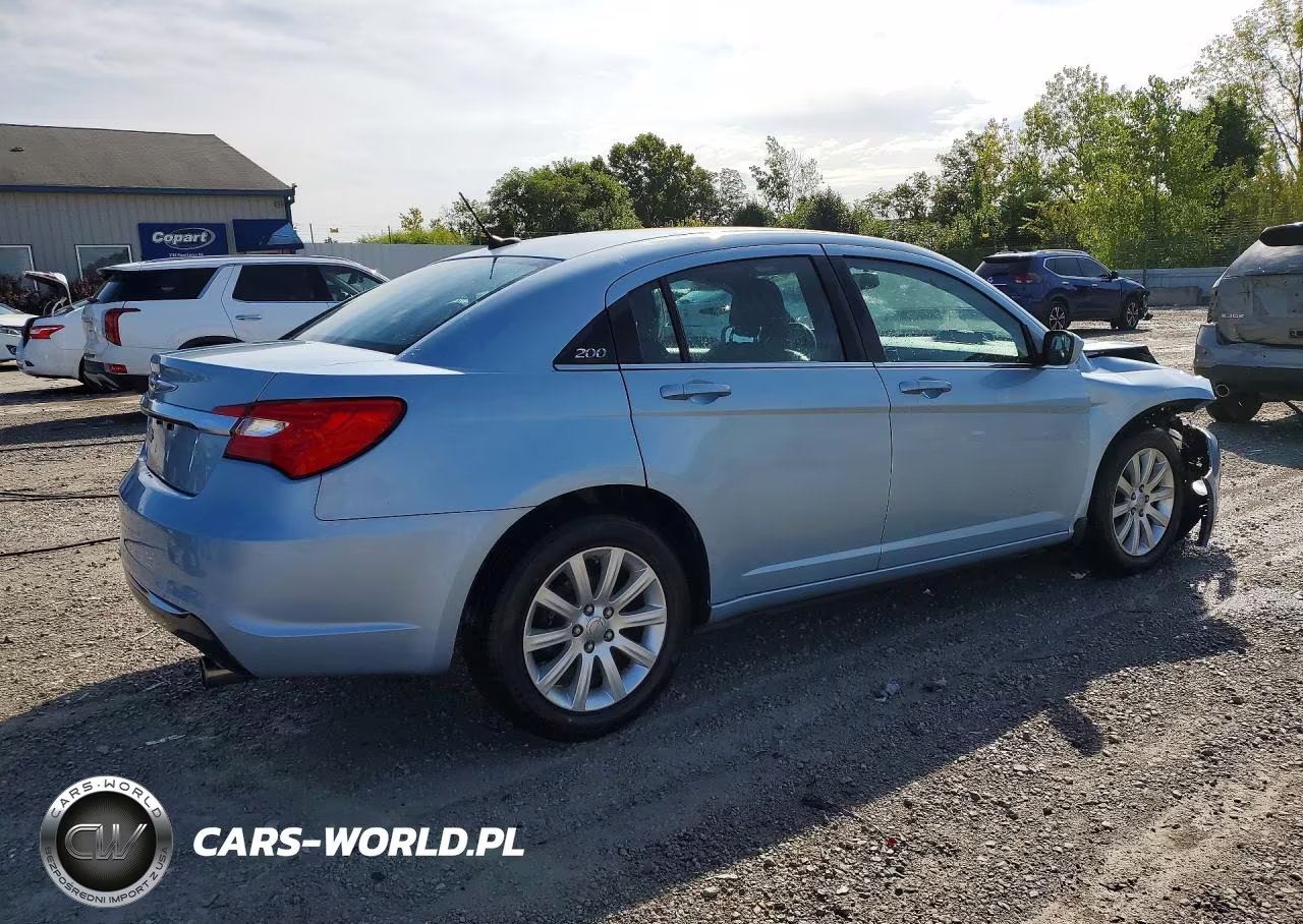 2013 Chrysler 200 Touring VIN:1C3CCBBB5DN768407 - 3