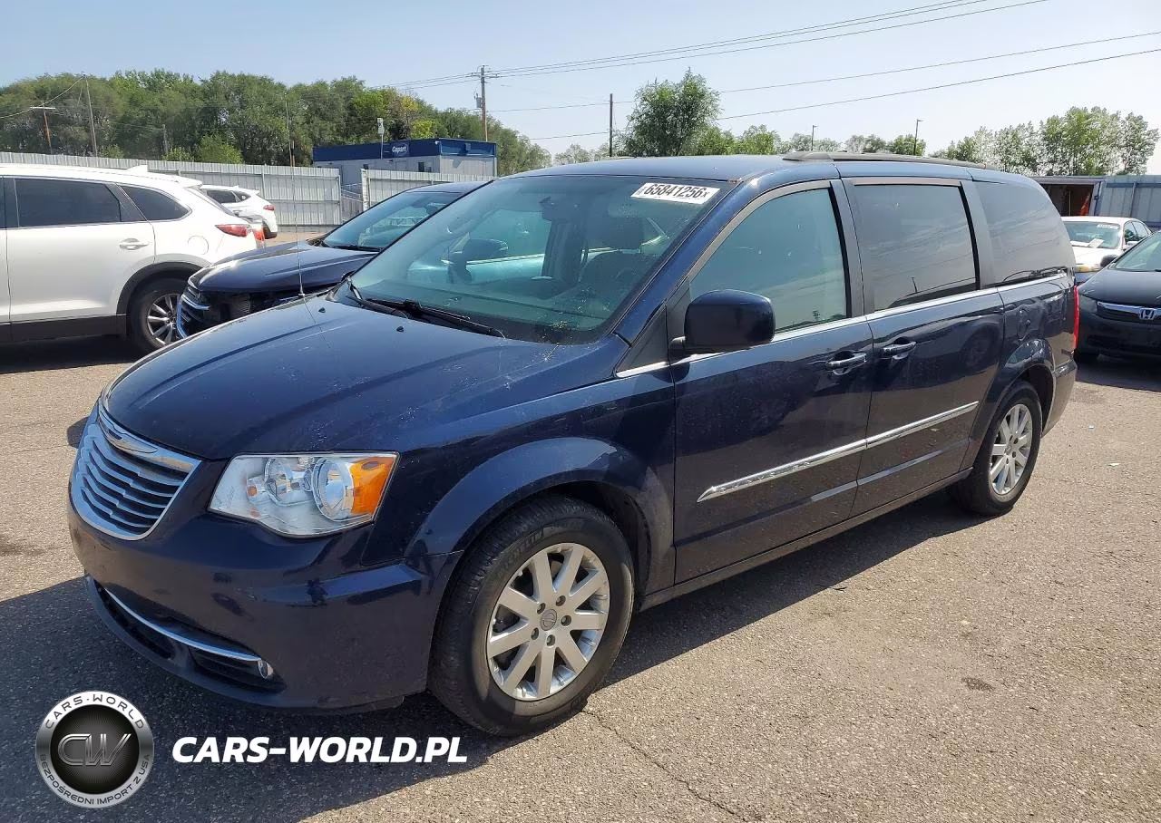 2015 Chrysler Town & Country Touring – zdjęcie 1 z 13
