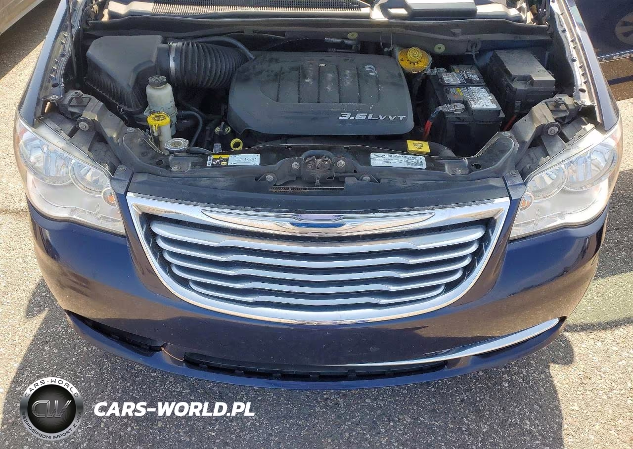 2015 Chrysler Town & Country Touring VIN:2C4RC1BG8FR645153 - 12