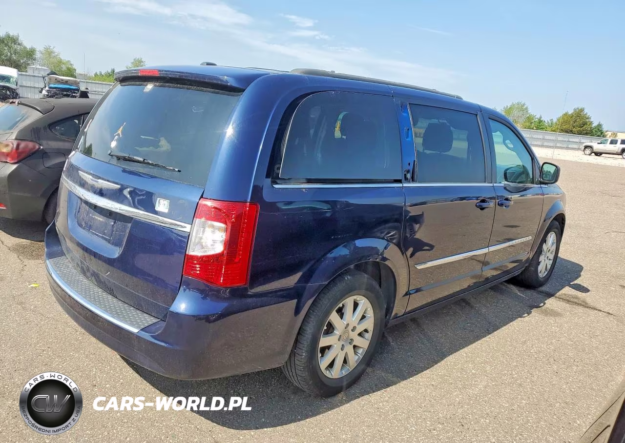2015 Chrysler Town & Country Touring VIN:2C4RC1BG8FR645153 - 3