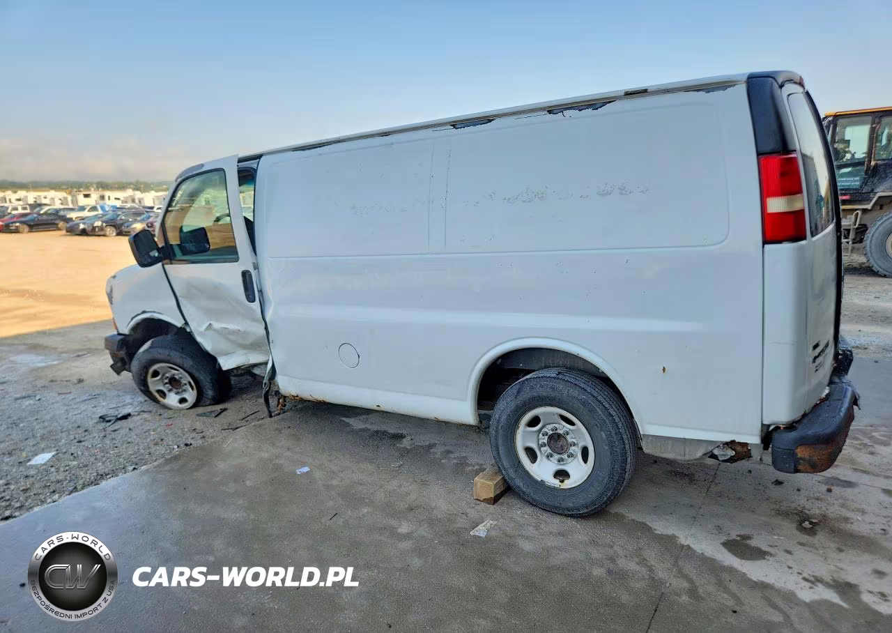 2011 Chevrolet Express 2500 Cargo Delivery Van VIN:1GCWGFFA4B1129770 - 2