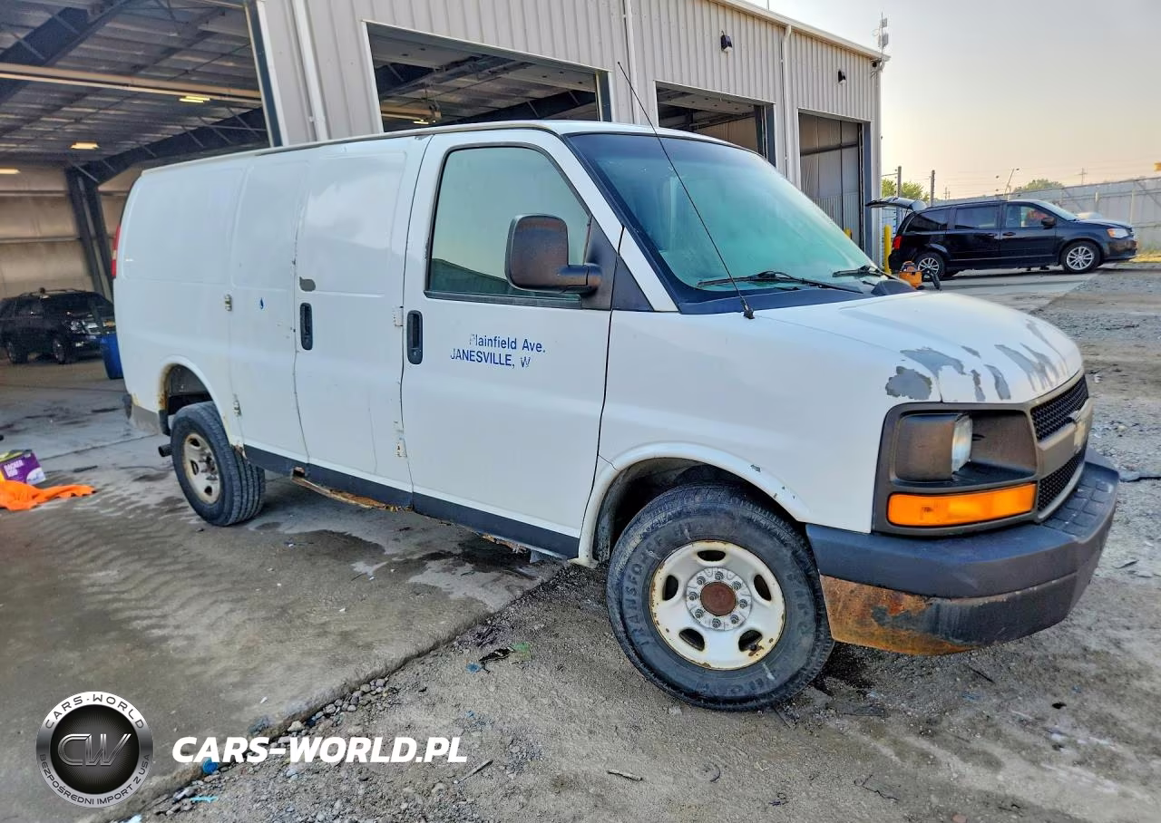 2011 Chevrolet Express 2500 Cargo Delivery Van VIN:1GCWGFFA4B1129770 - 4
