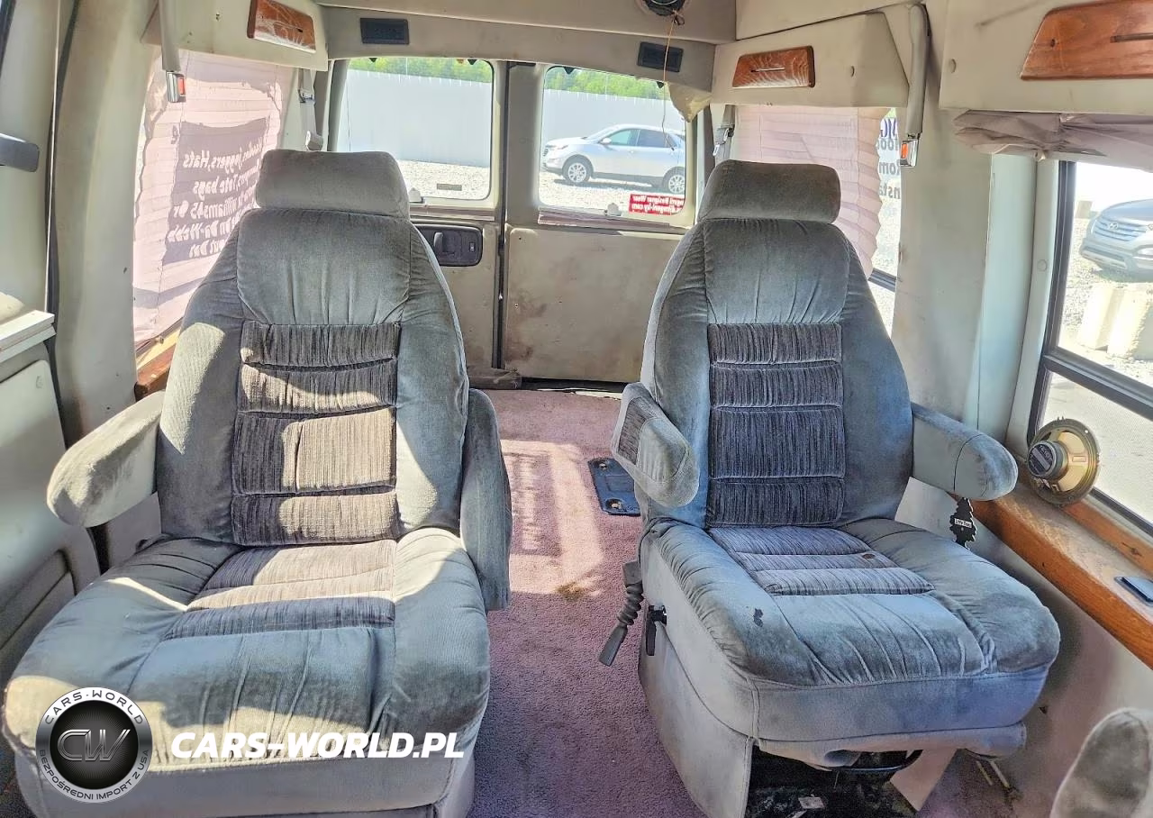 1999 Chevrolet Express G1500 VIN:1GBFG15R0X1030546 - 10