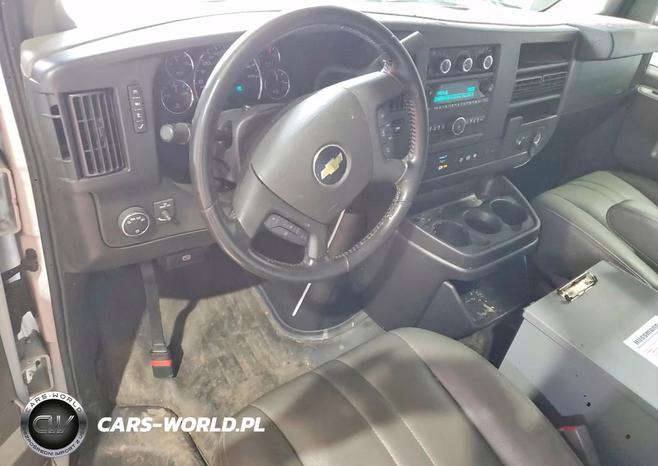 2020 Chevrolet Express G2500 VIN:1GCWGAFG7L1271071 - 8