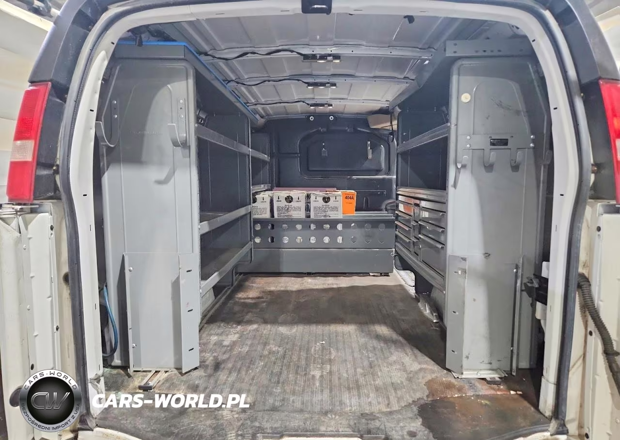 2021 Chevrolet Express G2500 VIN:1GCWGAF79M1146865 - 10