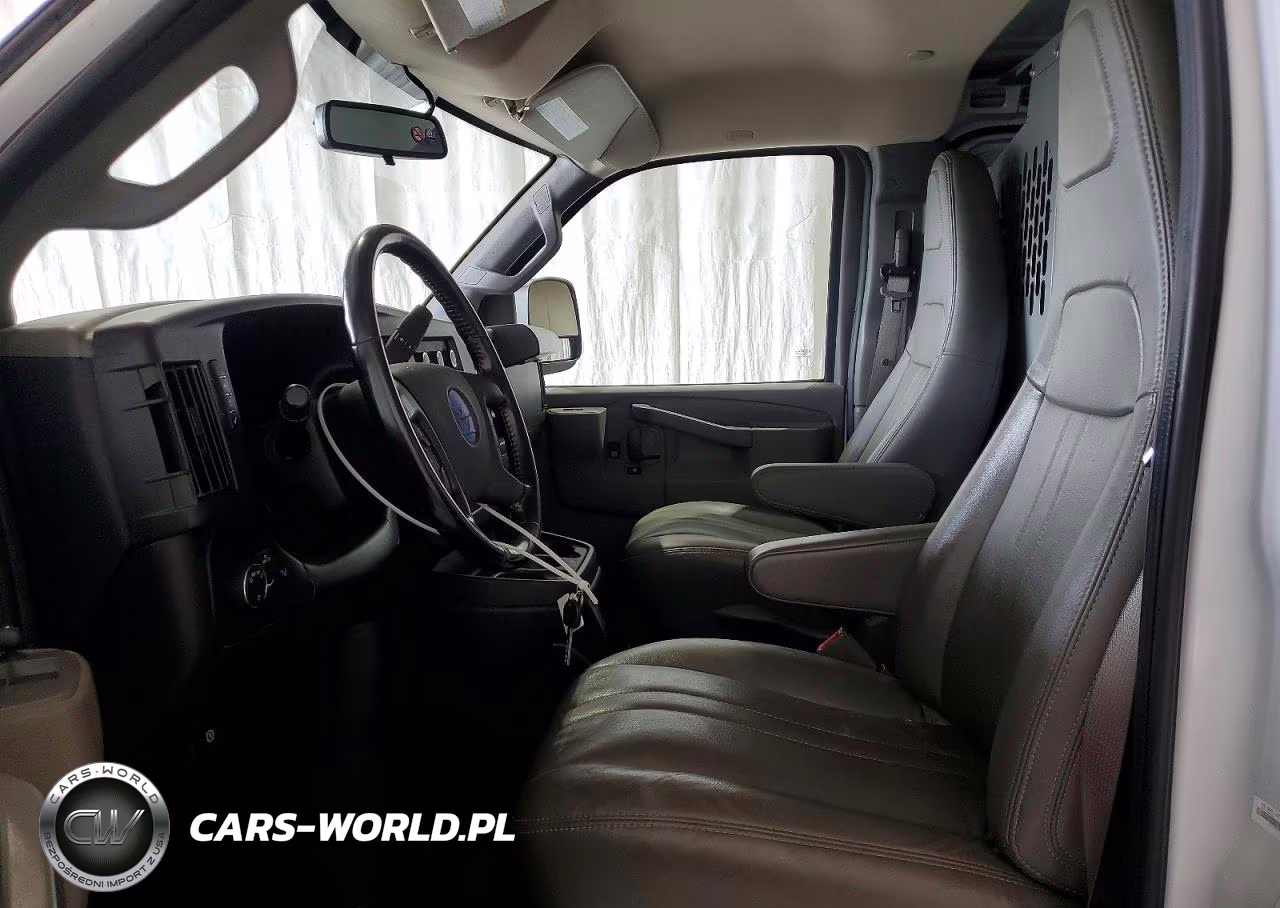 2023 Chevrolet Express G2500 VIN:1GCWGAFP0P1108199 - 7