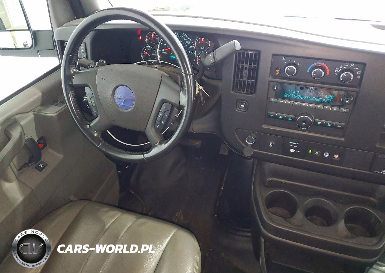 2023 Chevrolet Express G2500 VIN:1GCWGAFP0P1108199 - 8