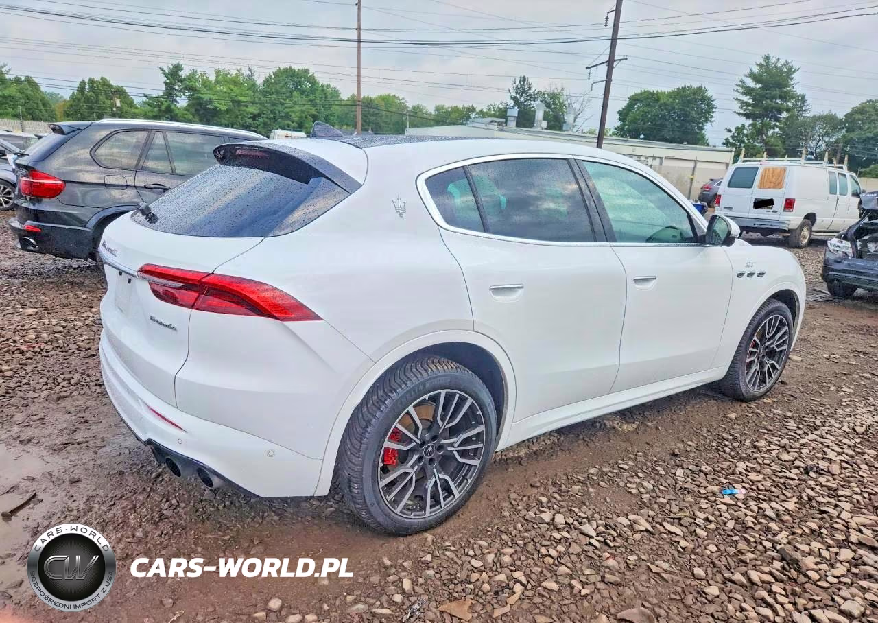 2023 Maserati Grecale Gt VIN:ZN682AVAXP7416254 - 3