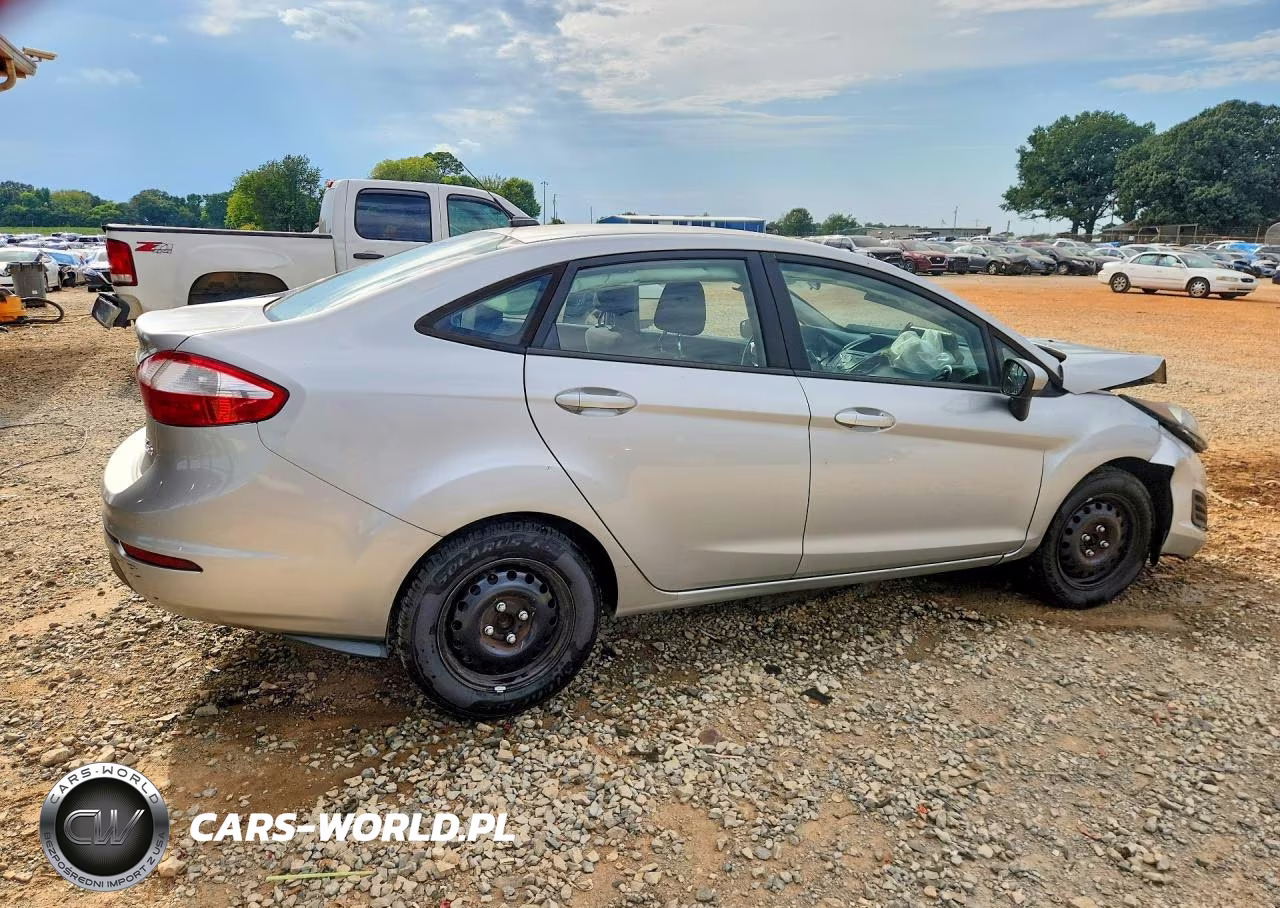 2018 Ford Fiesta S VIN:3FADP4AJ4JM100165 - 3