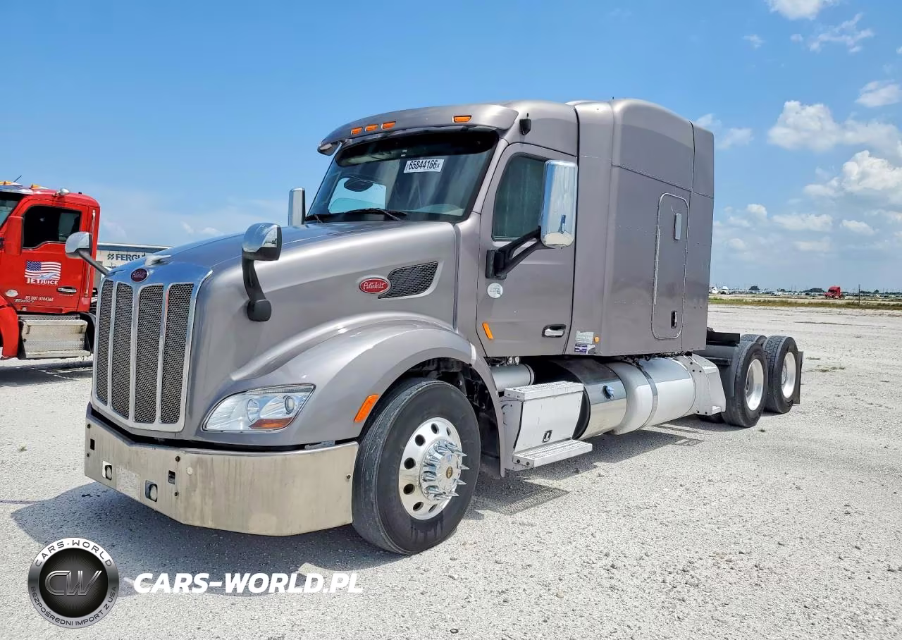 2014 Peterbilt 579 Semi Truck