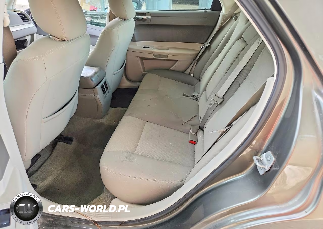 2008 Chrysler 300 Lx VIN:2C3KA43R28H133605 - 10