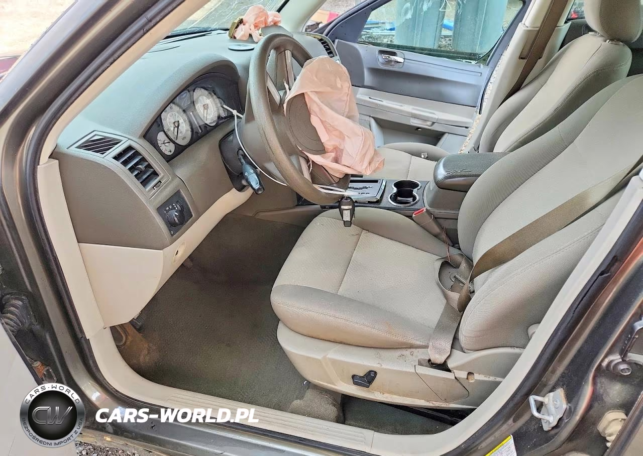 2008 Chrysler 300 Lx VIN:2C3KA43R28H133605 - 7