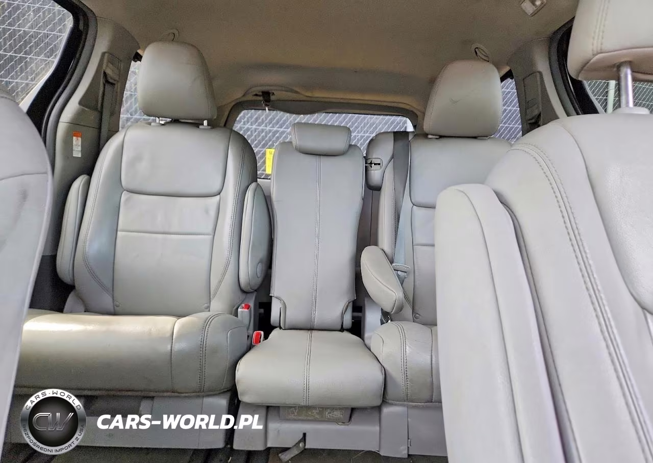 2017 Toyota Sienna Xle 8-Passenger VIN:5TDYZ3DCXHS792276 - 10