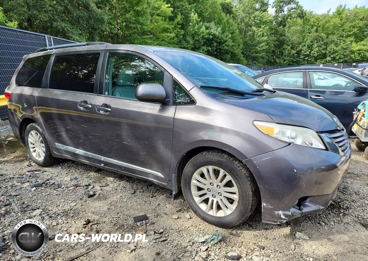 2017 Toyota Sienna Xle 8-Passenger VIN:5TDYZ3DCXHS792276 - 4
