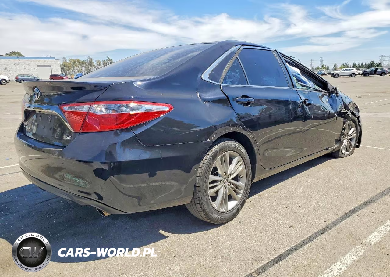 2016 Toyota Camry Se VIN:4T1BF1FK3GU561331 - 3