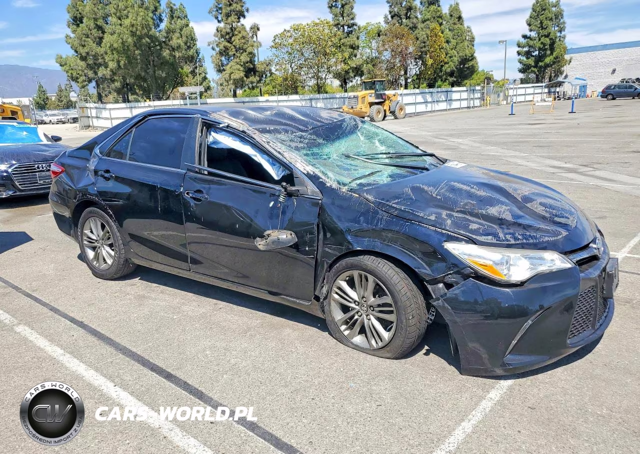 2016 Toyota Camry Se VIN:4T1BF1FK3GU561331 - 4