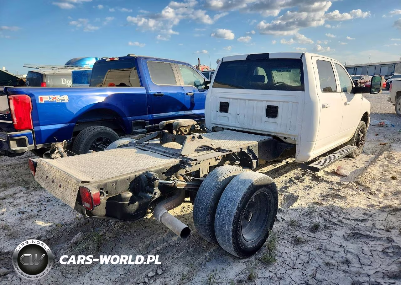 2018 Ram 3500 VIN:3C7WRSCL1JG346267 - 3