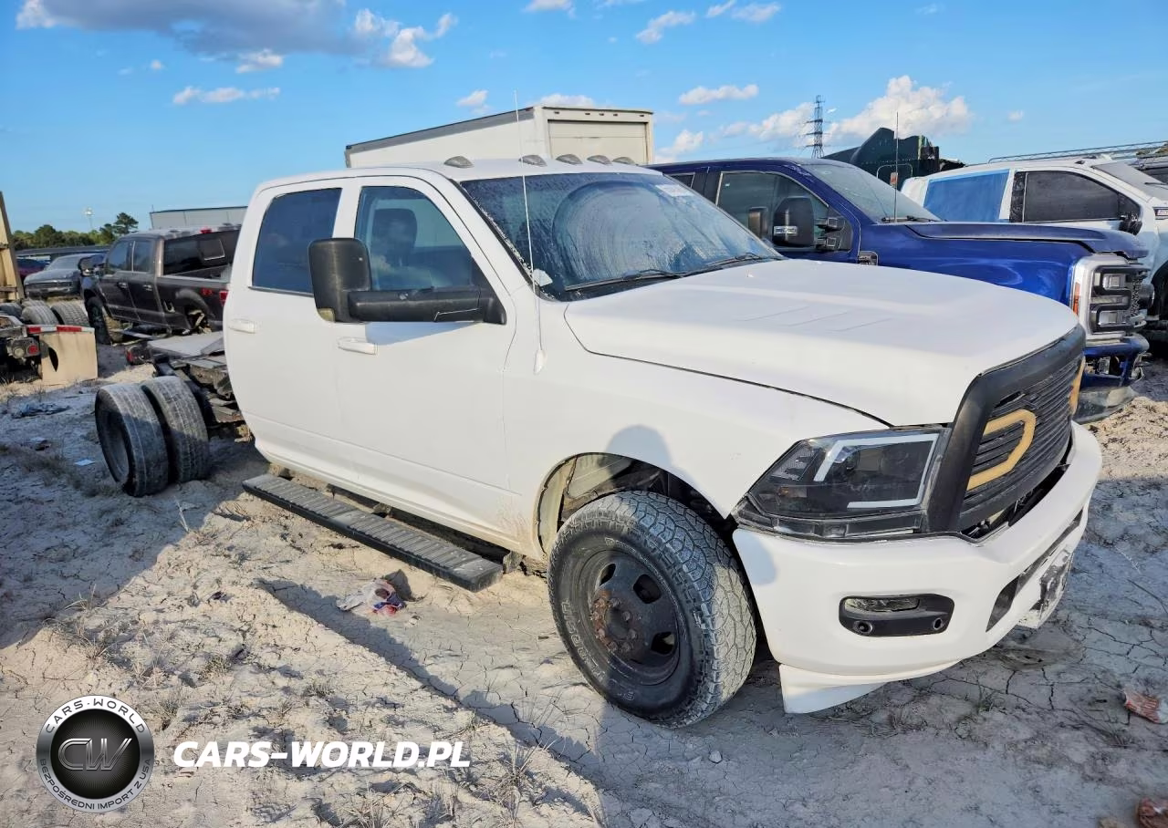 2018 Ram 3500 VIN:3C7WRSCL1JG346267 - 4