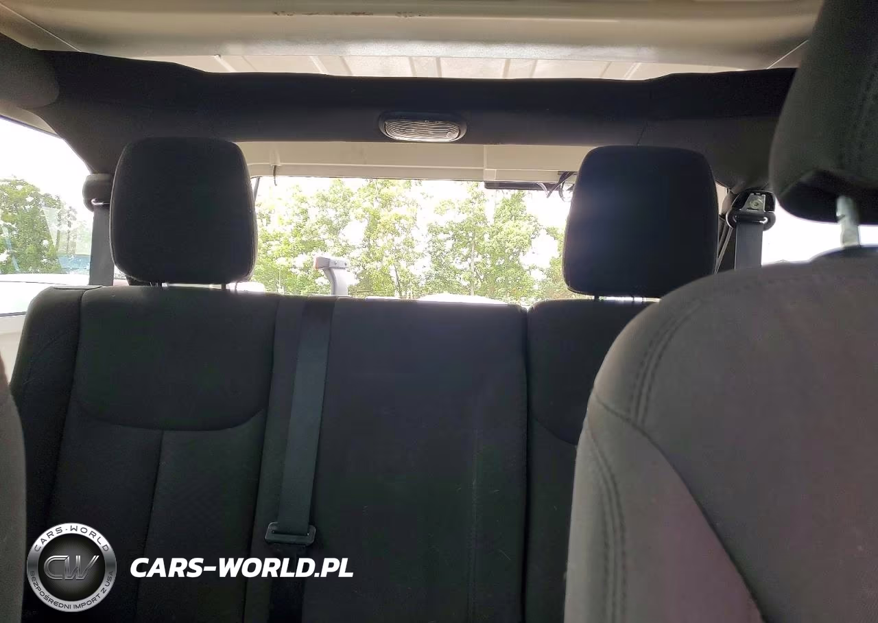 2015 Jeep Wrangler Unlimited Sport VIN:1C4BJWDG0FL523171 - 10