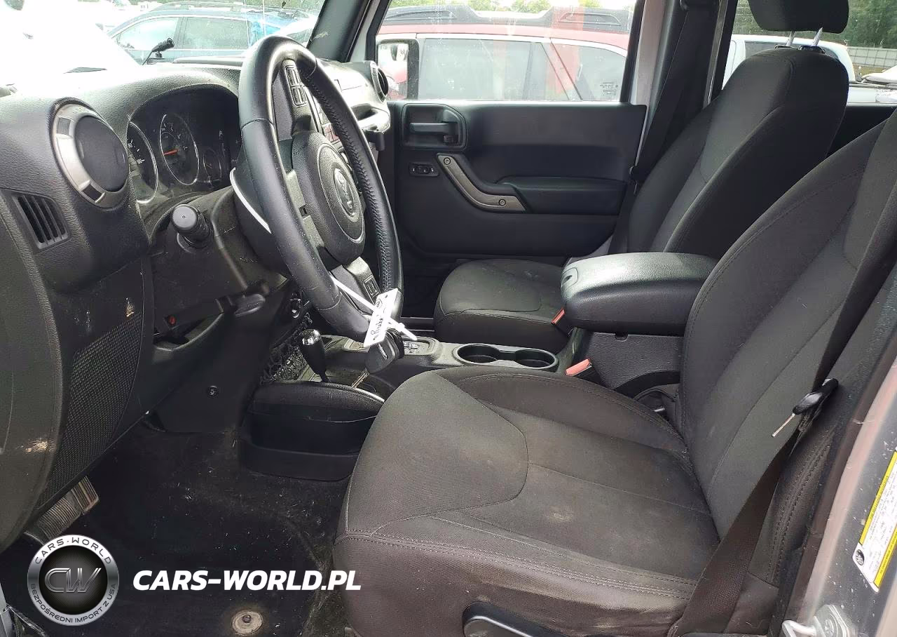 2015 Jeep Wrangler Unlimited Sport VIN:1C4BJWDG0FL523171 - 7