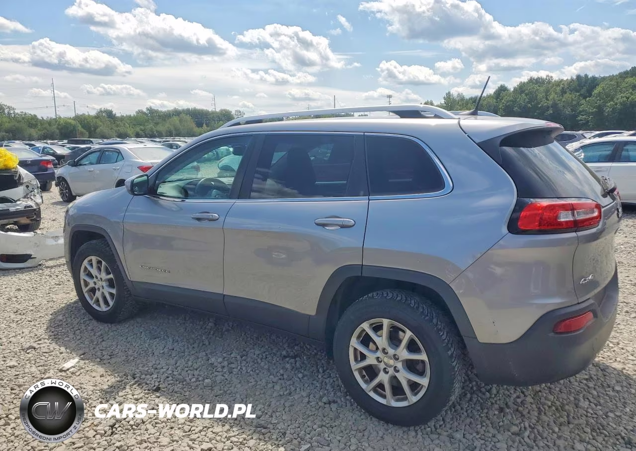 2017 Jeep Cherokee Latitude VIN:1C4PJMCB2HW632314 - 2