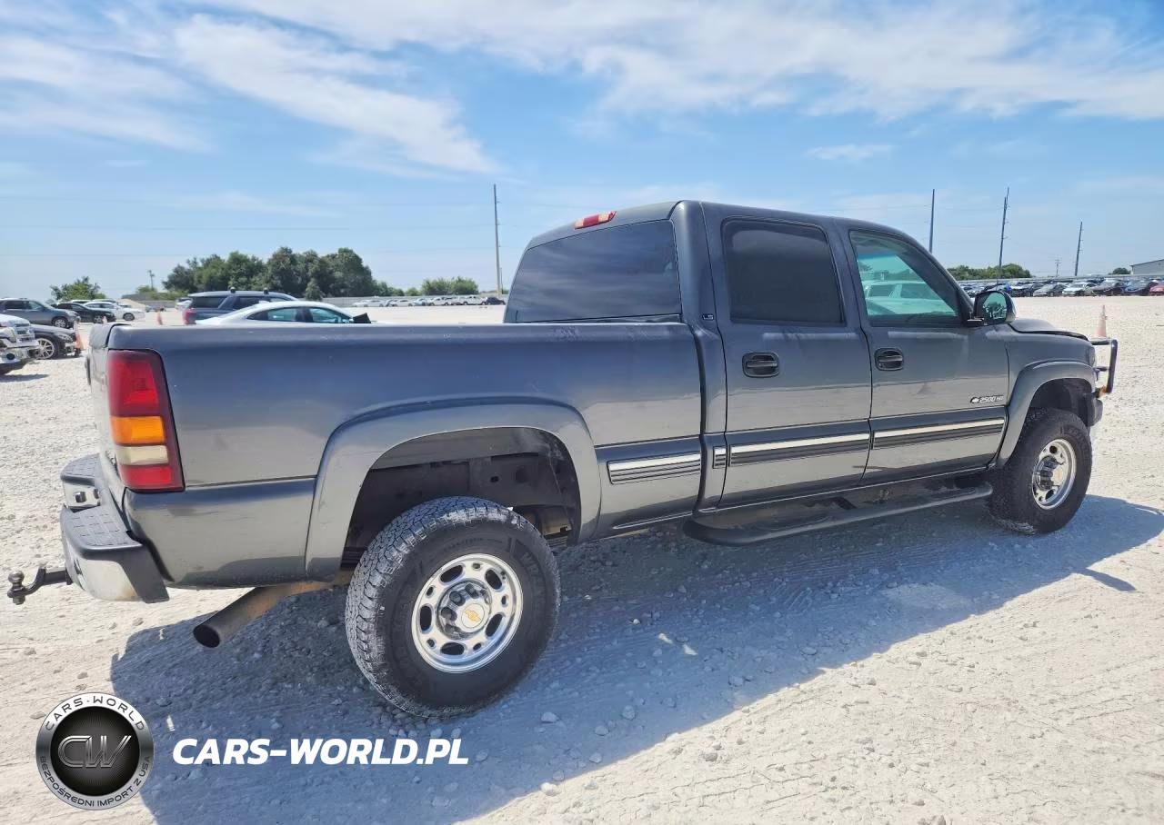 2001 Chevrolet Silverado C2500 Heavy Duty VIN:1GCHC23U11F152503 - 3