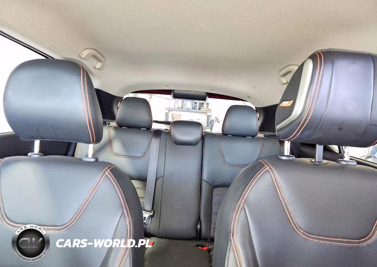 2019 Nissan Kicks Sr VIN:3N1CP5CU2KL499669 - 10