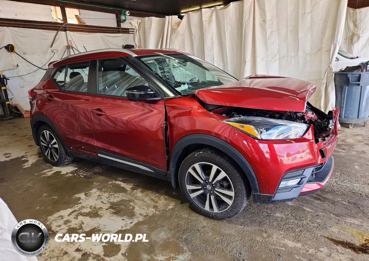 2019 Nissan Kicks Sr VIN:3N1CP5CU2KL499669 - 4