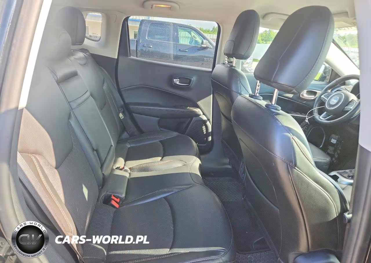 2019 Jeep Compass Latitude VIN:3C4NJDBB8KT600067 - 10