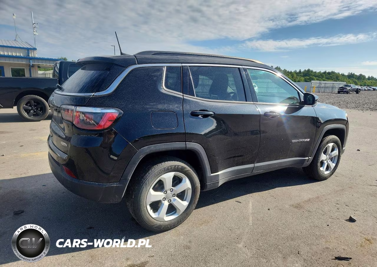 2019 Jeep Compass Latitude VIN:3C4NJDBB8KT600067 - 3