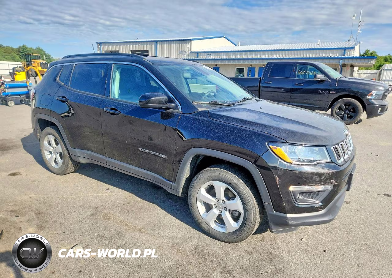 2019 Jeep Compass Latitude VIN:3C4NJDBB8KT600067 - 4