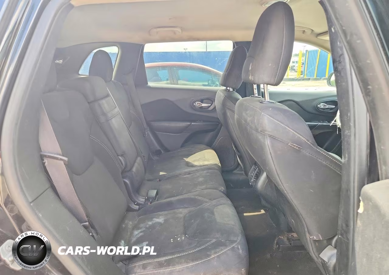 2015 Jeep Cherokee Latitude VIN:1C4PJMCB9FW653349 - 11