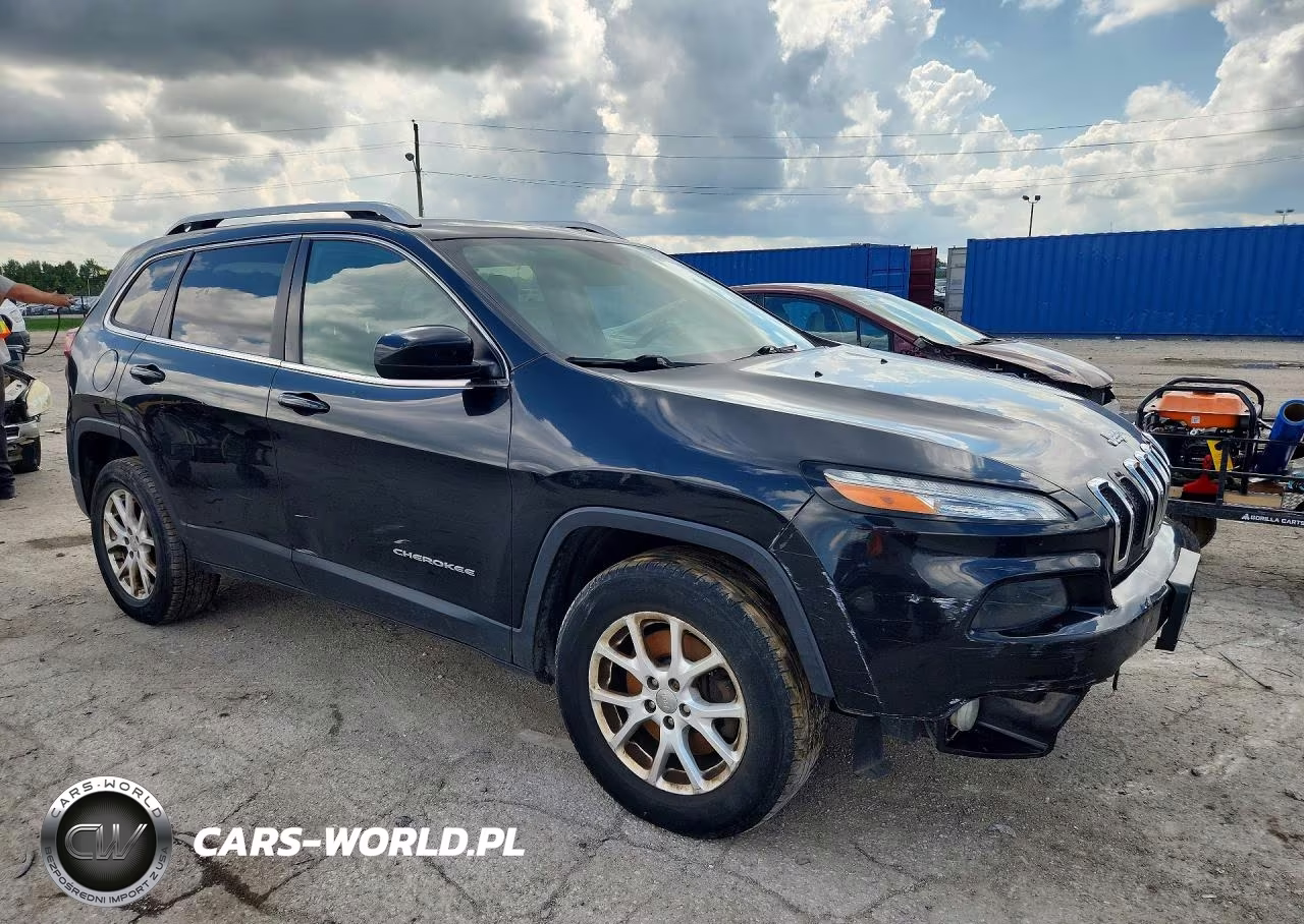 2015 Jeep Cherokee Latitude VIN:1C4PJMCB9FW653349 - 4