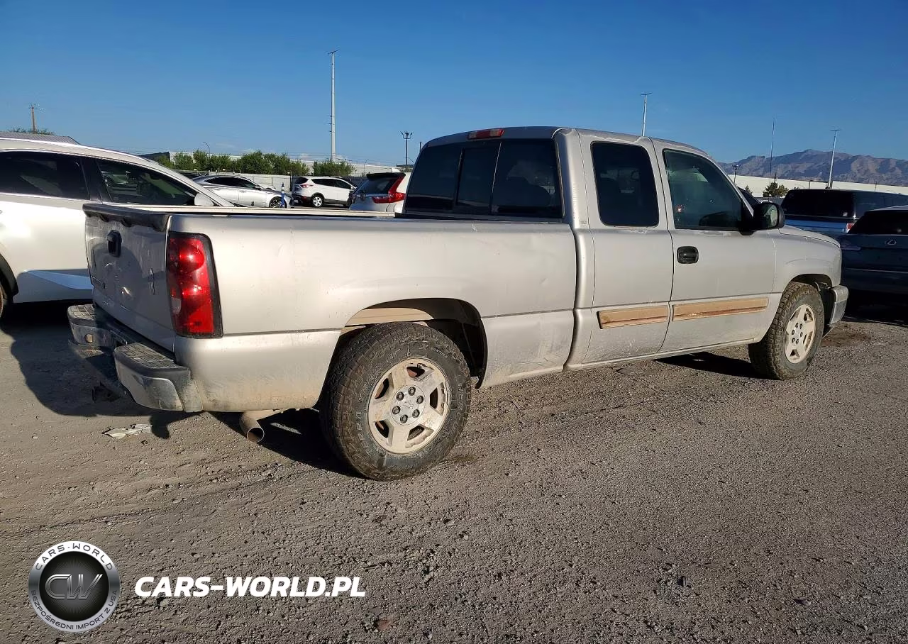 2007 Chevrolet Silverado C1500 Classic VIN:2GCEC19T671111473 - 3