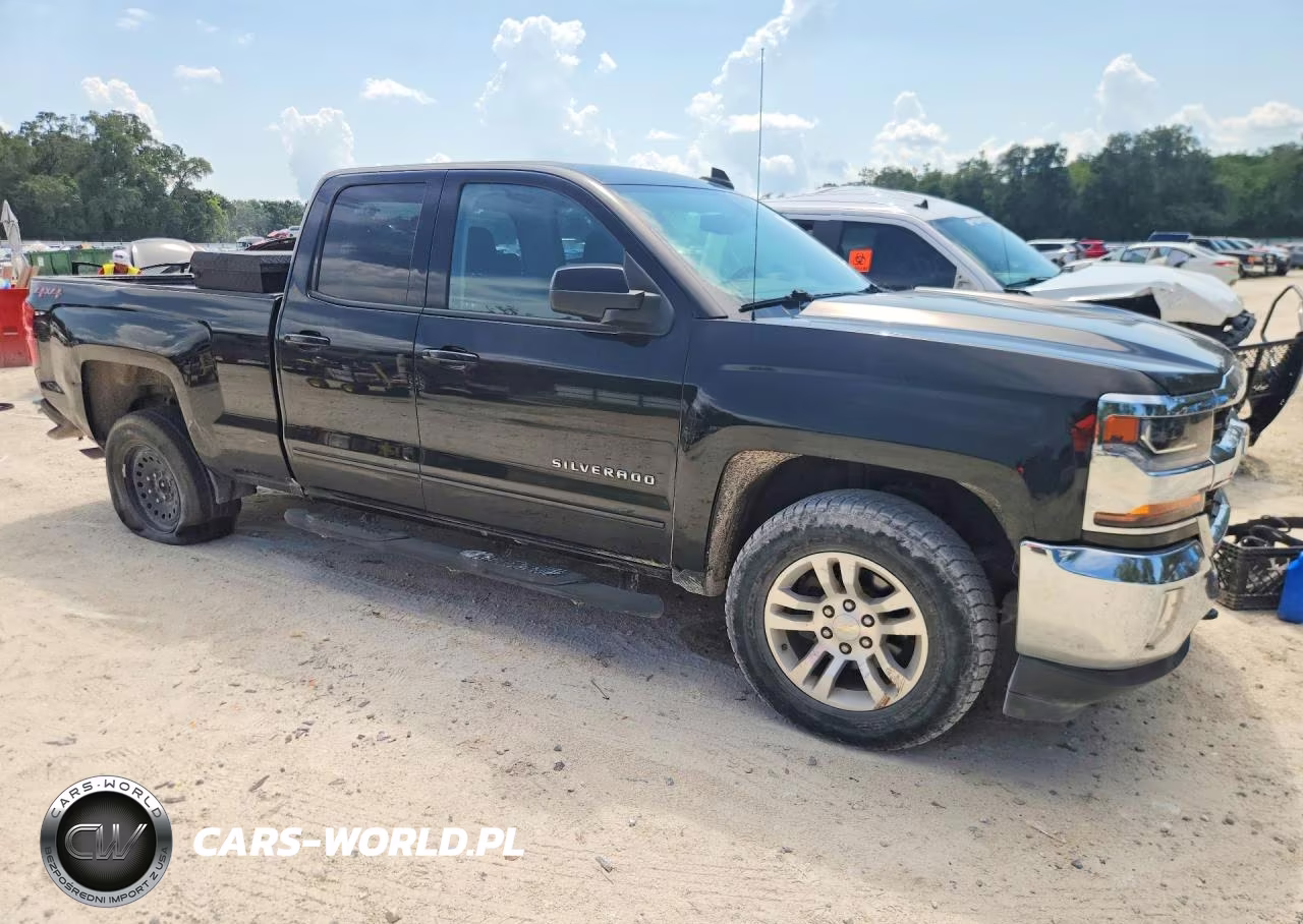 2018 Chevrolet Silverado K1500 Lt VIN:1GCVKRECXJZ271135 - 4