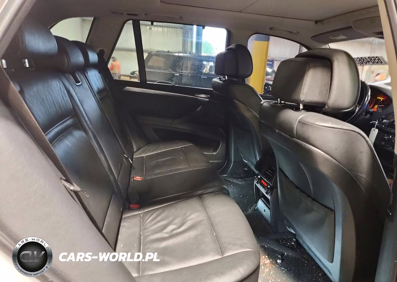 2010 BMW X5 xDrive30I VIN:5UXFE4C53AL385109 - 10