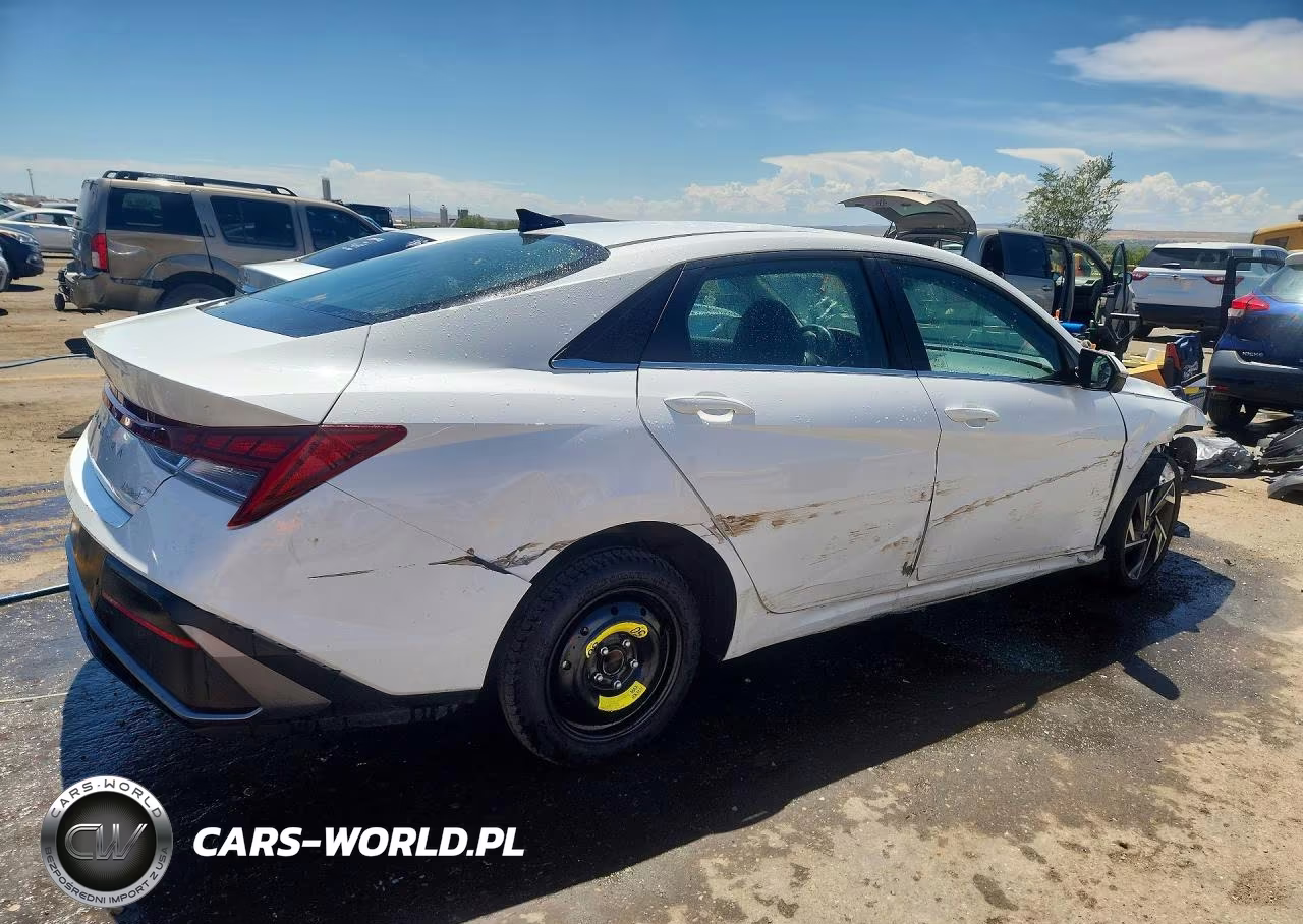 2024 Hyundai Elantra Limited VIN:KMHLP4DGXRU836973 - 3