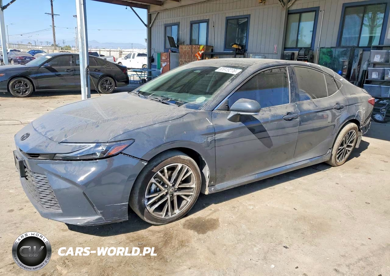 2025 Toyota Camry – zdjęcie 1 z 13