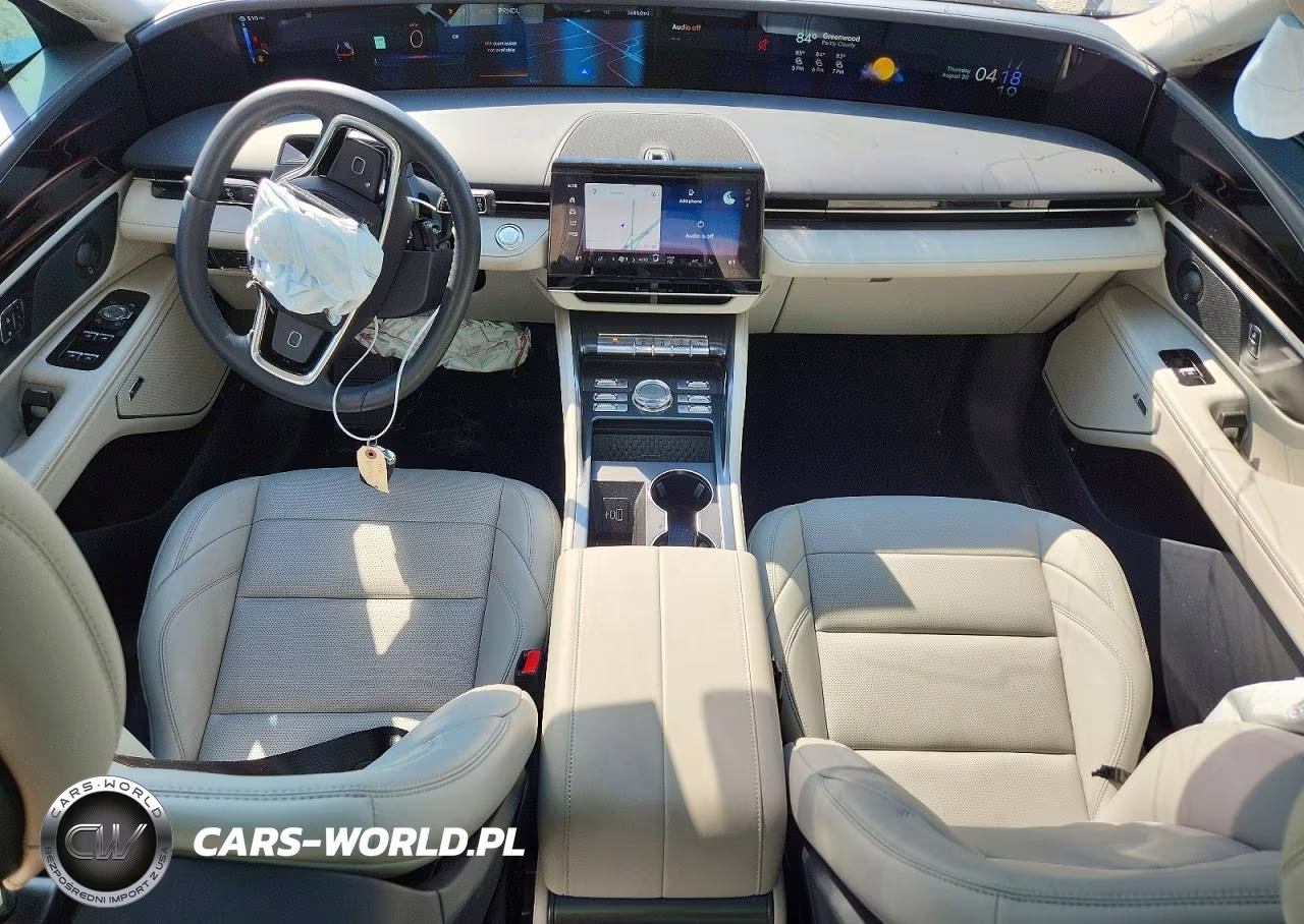 2026 Lincoln Nautilus Premiere VIN:5LMPJ8J47TJ010981 - 8