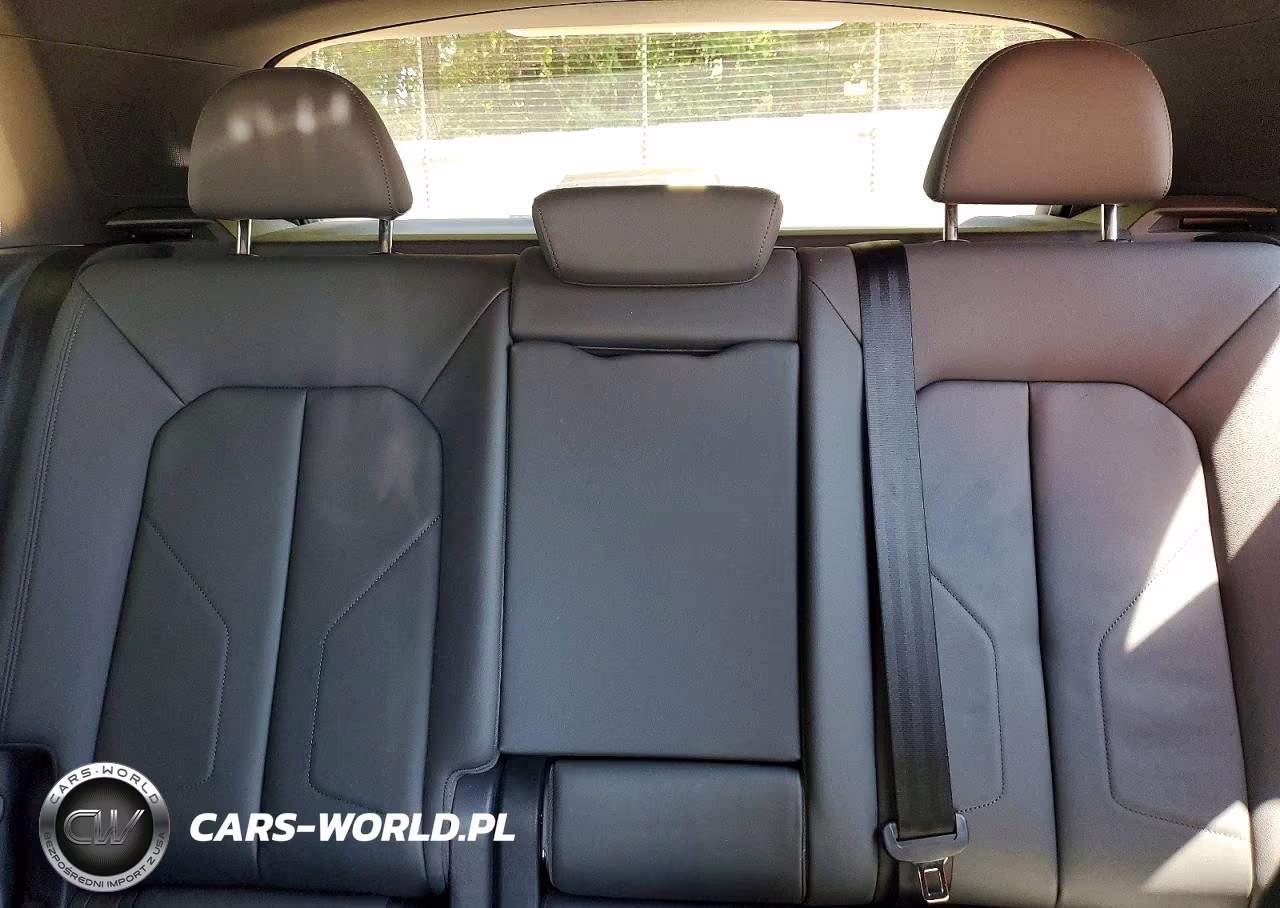2020 Audi Q3 Premium S Line VIN:WA1DECF37L1124880 - 10