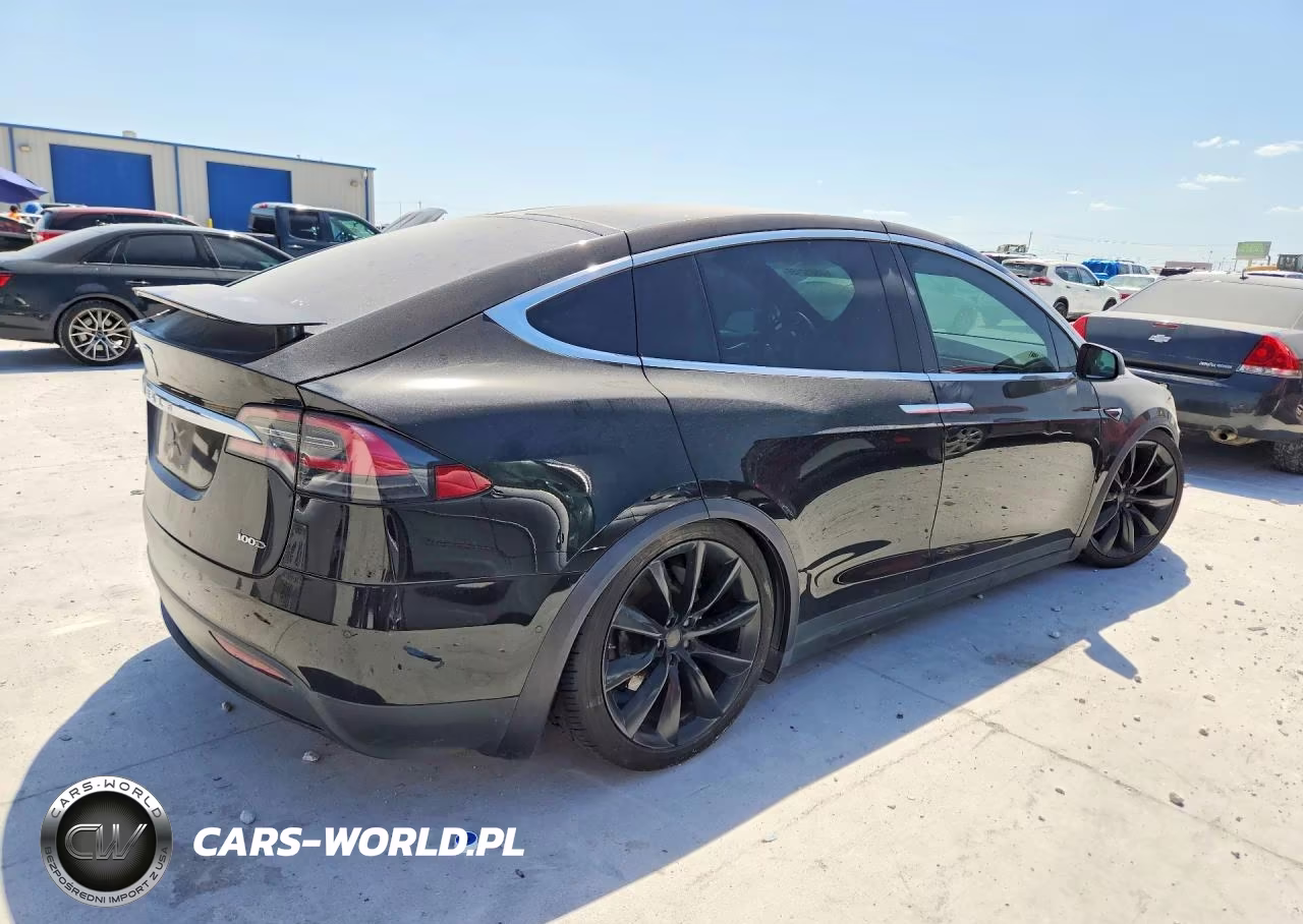 2017 Tesla Model X VIN:5YJXCBE26HF043783 - 3
