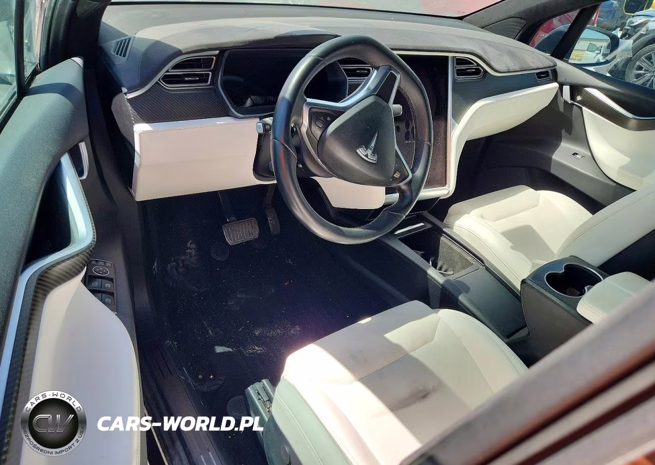 2017 Tesla Model X VIN:5YJXCBE26HF043783 - 8