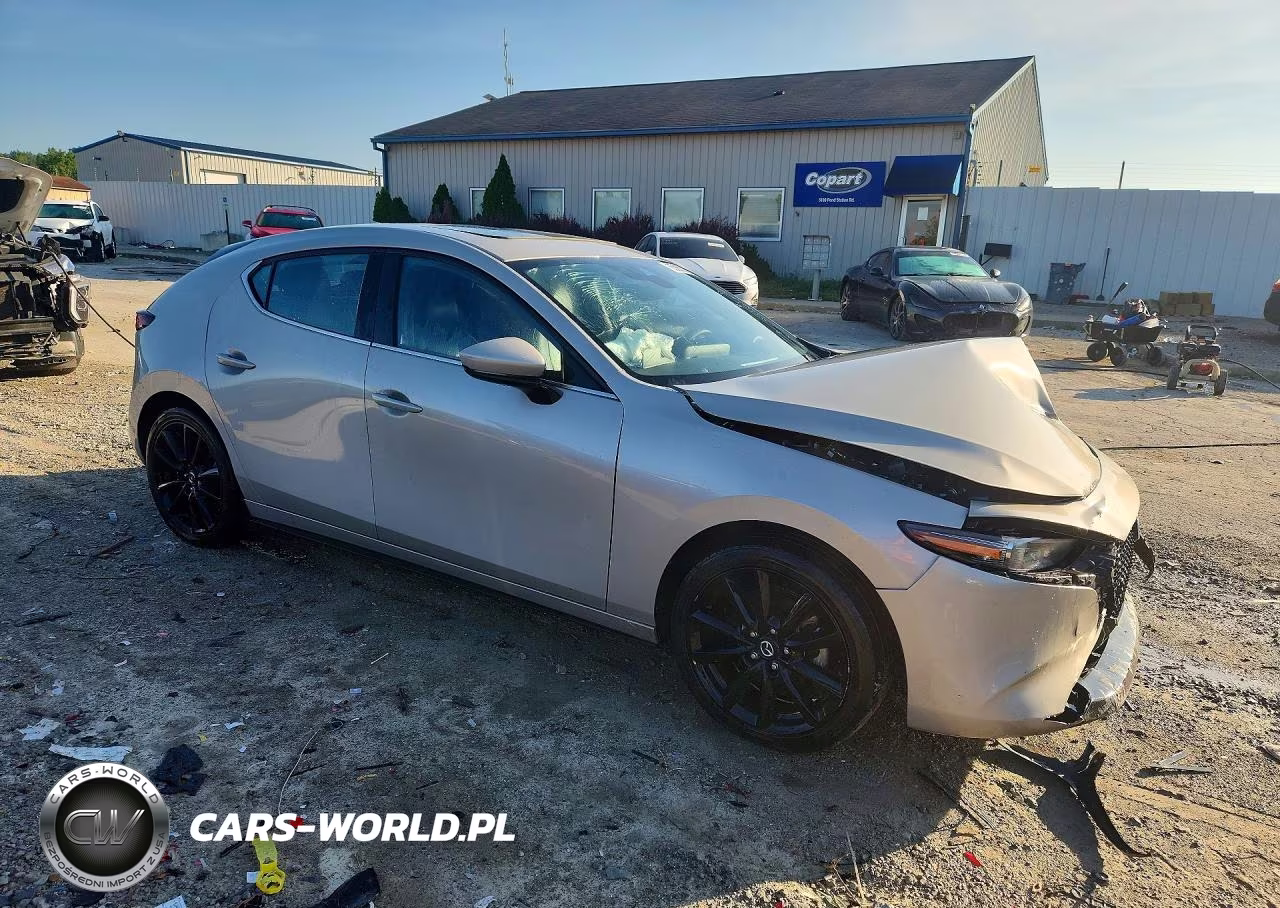 2022 Mazda 3 Premium VIN:JM1BPBML7N1512585 - 4