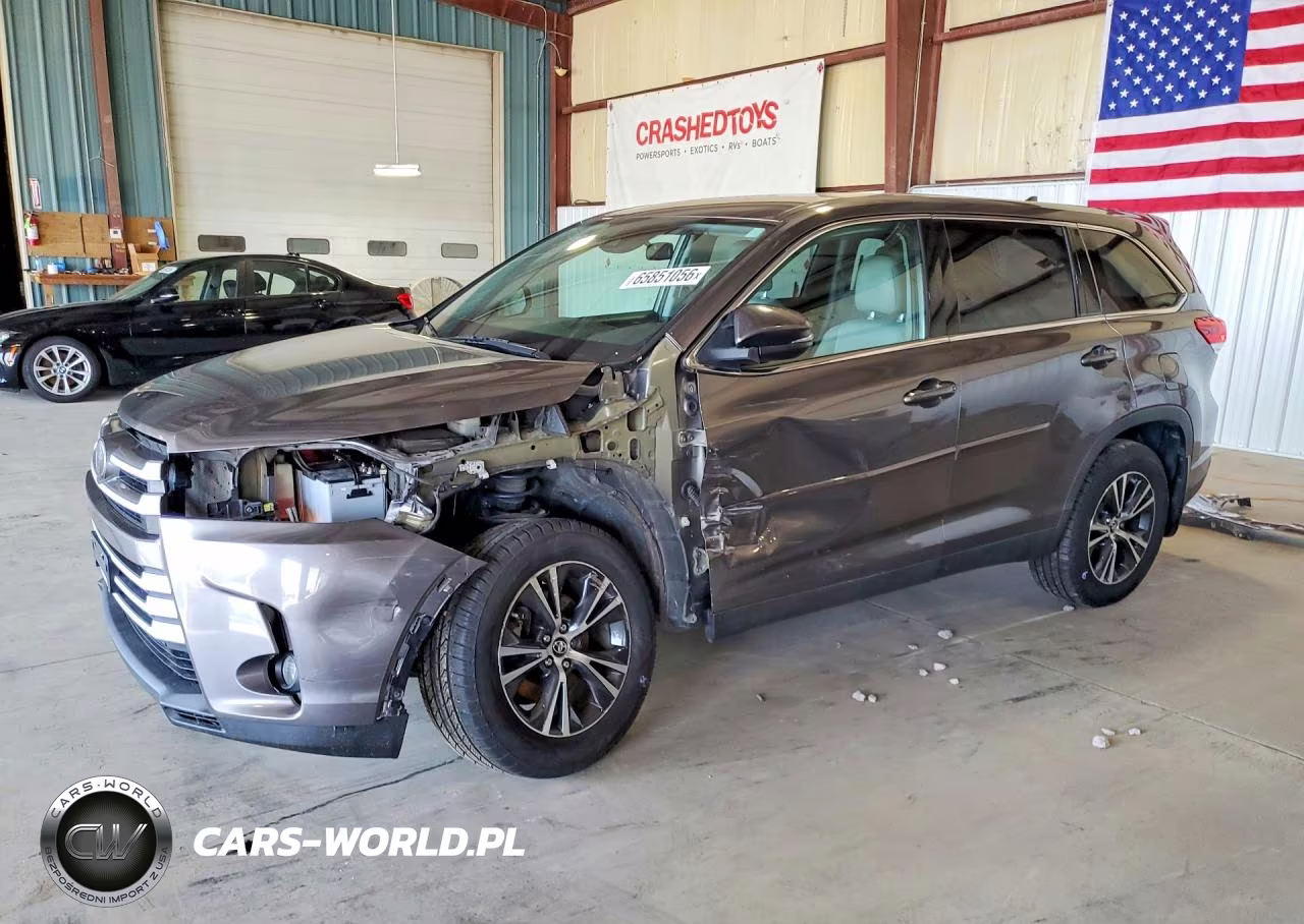 2019 Toyota Highlander Le Plus VIN:5TDBZRFH2KS935665 - 1