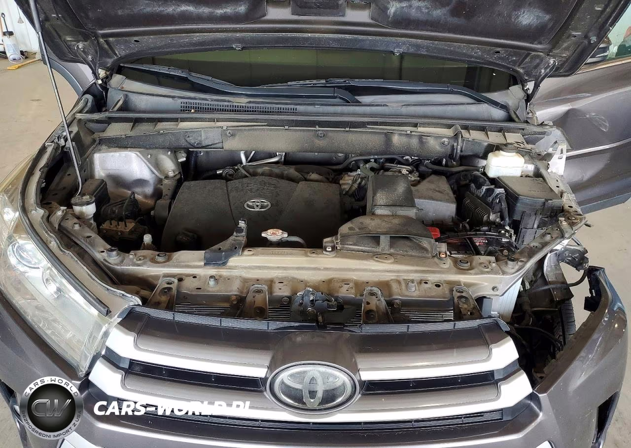 2019 Toyota Highlander Le Plus VIN:5TDBZRFH2KS935665 - 12