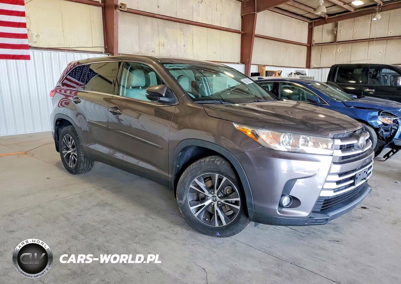2019 Toyota Highlander Le Plus VIN:5TDBZRFH2KS935665 - 4