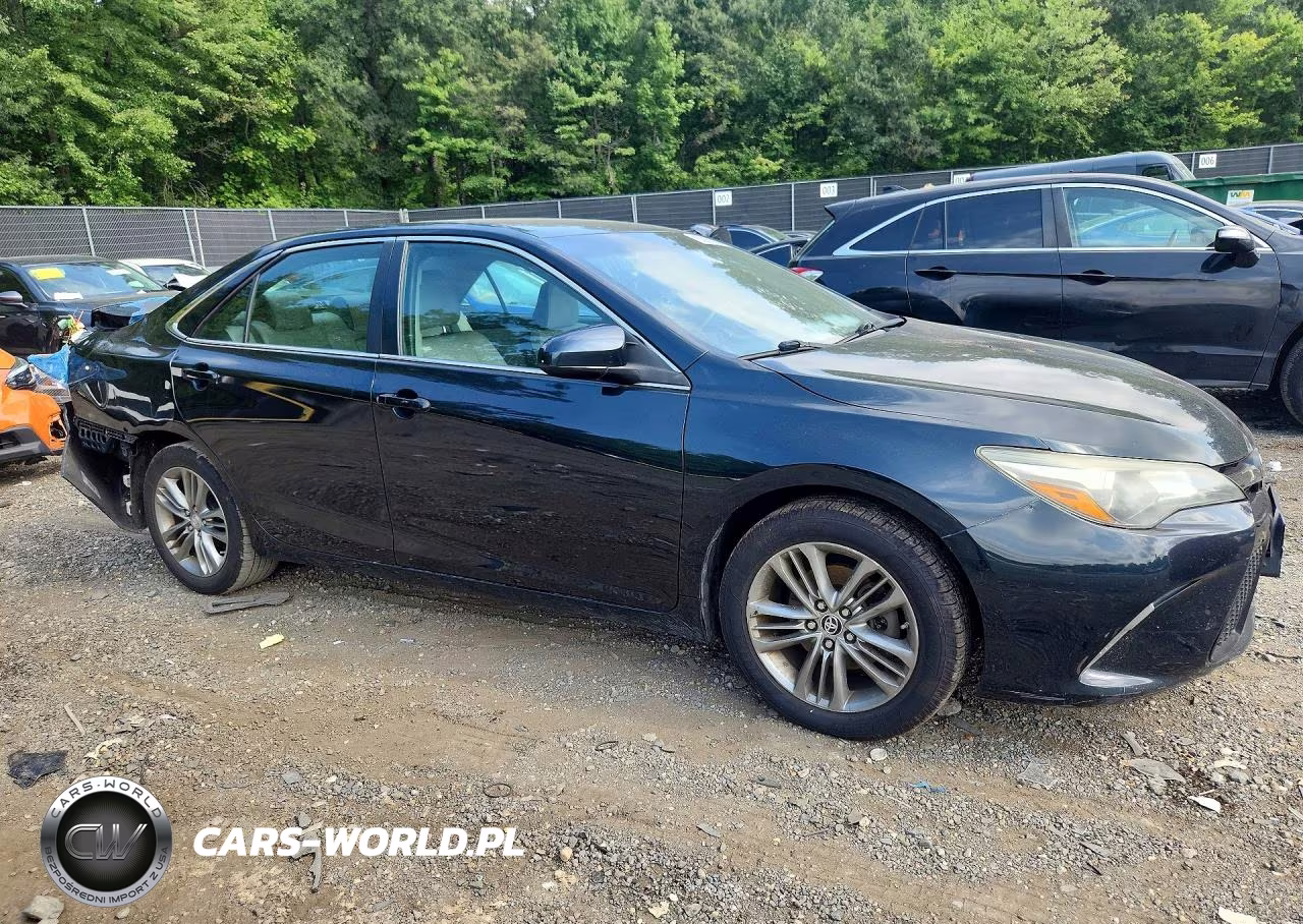 2015 Toyota Camry Se VIN:4T1BF1FK1FU096613 - 4