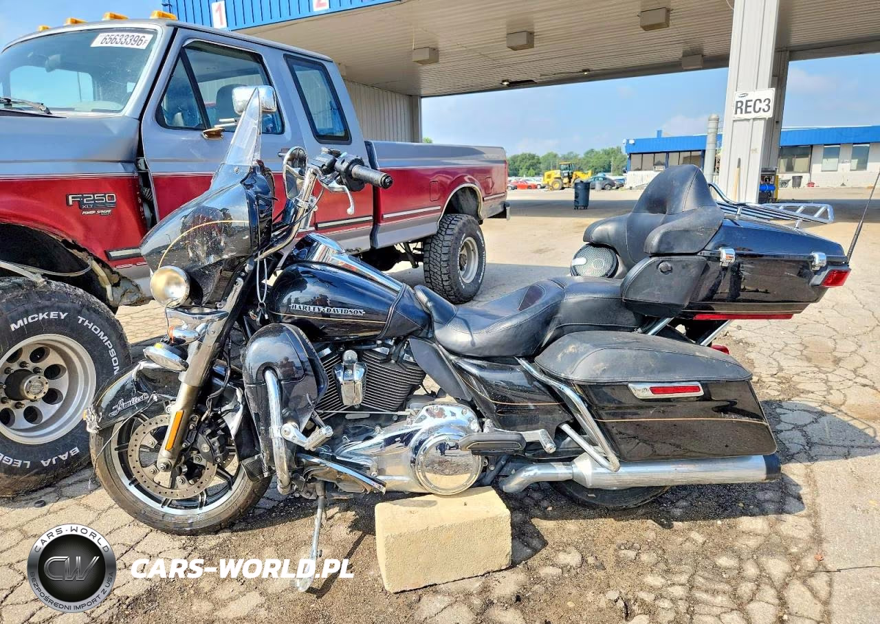 2017 Harley-Davidson Flhtk Ultra Limited VIN:1HD1KED19HB684110 - 3