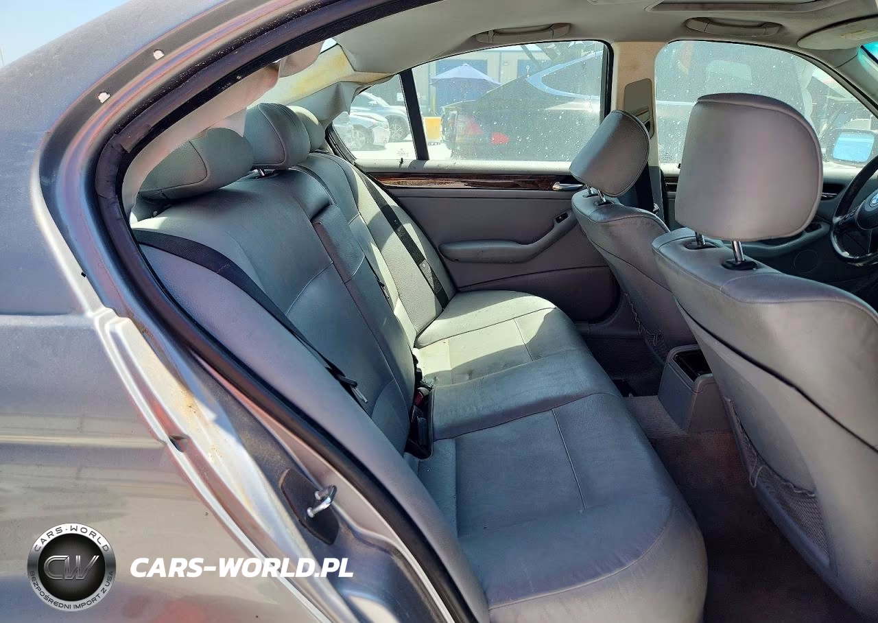 2005 BMW 325 I VIN:WBAEV33425KW20722 - 10